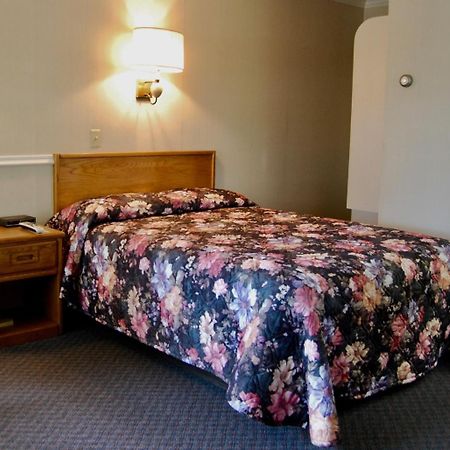 T-Bird Motor Inn Шелбърн Екстериор снимка