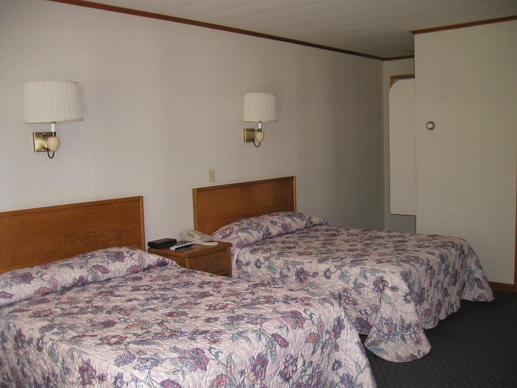 T-Bird Motor Inn Шелбърн Екстериор снимка