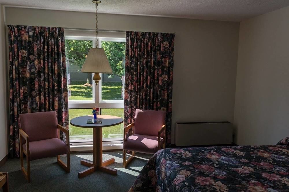T-Bird Motor Inn Шелбърн Екстериор снимка