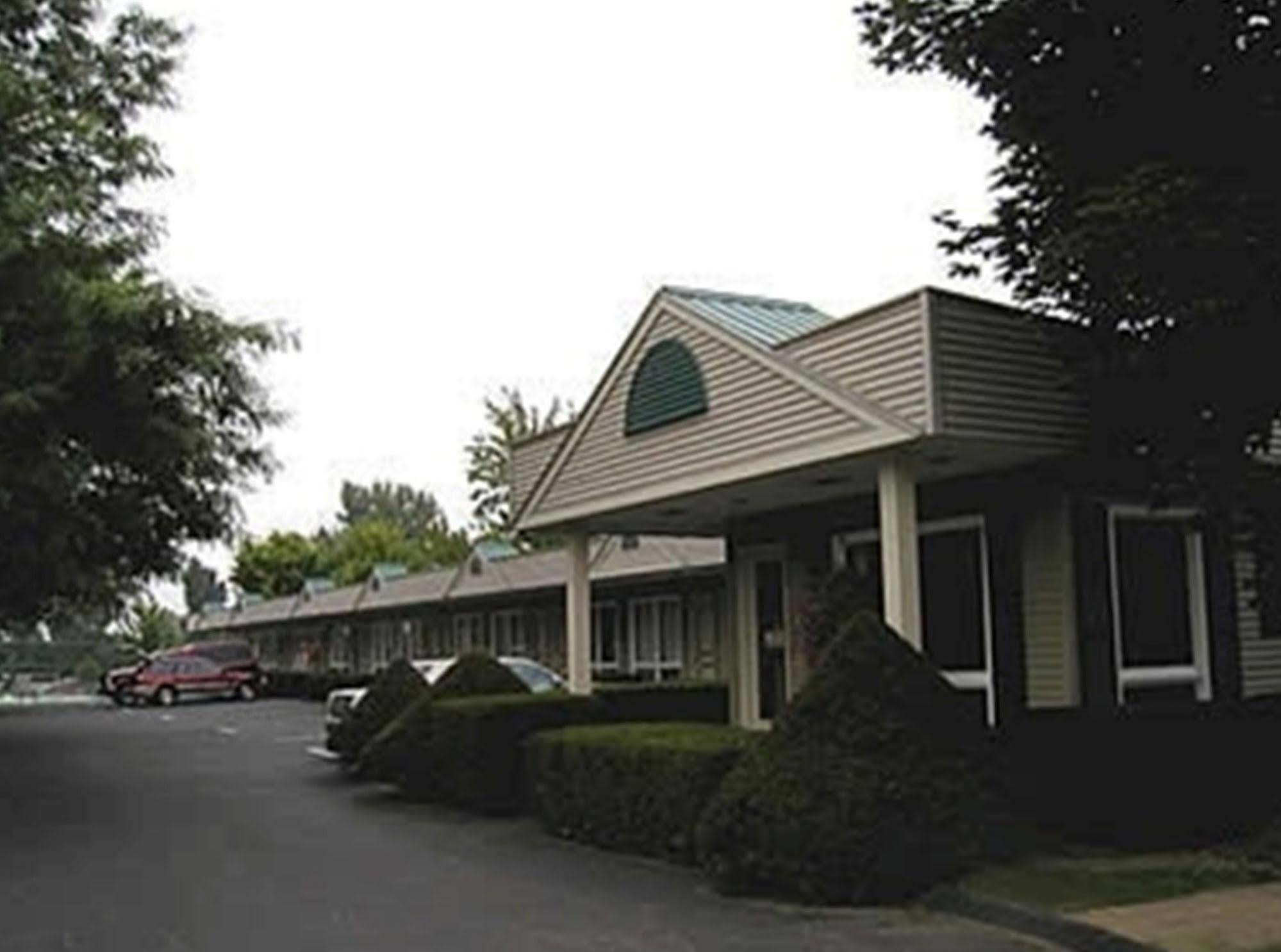 T-Bird Motor Inn Шелбърн Екстериор снимка