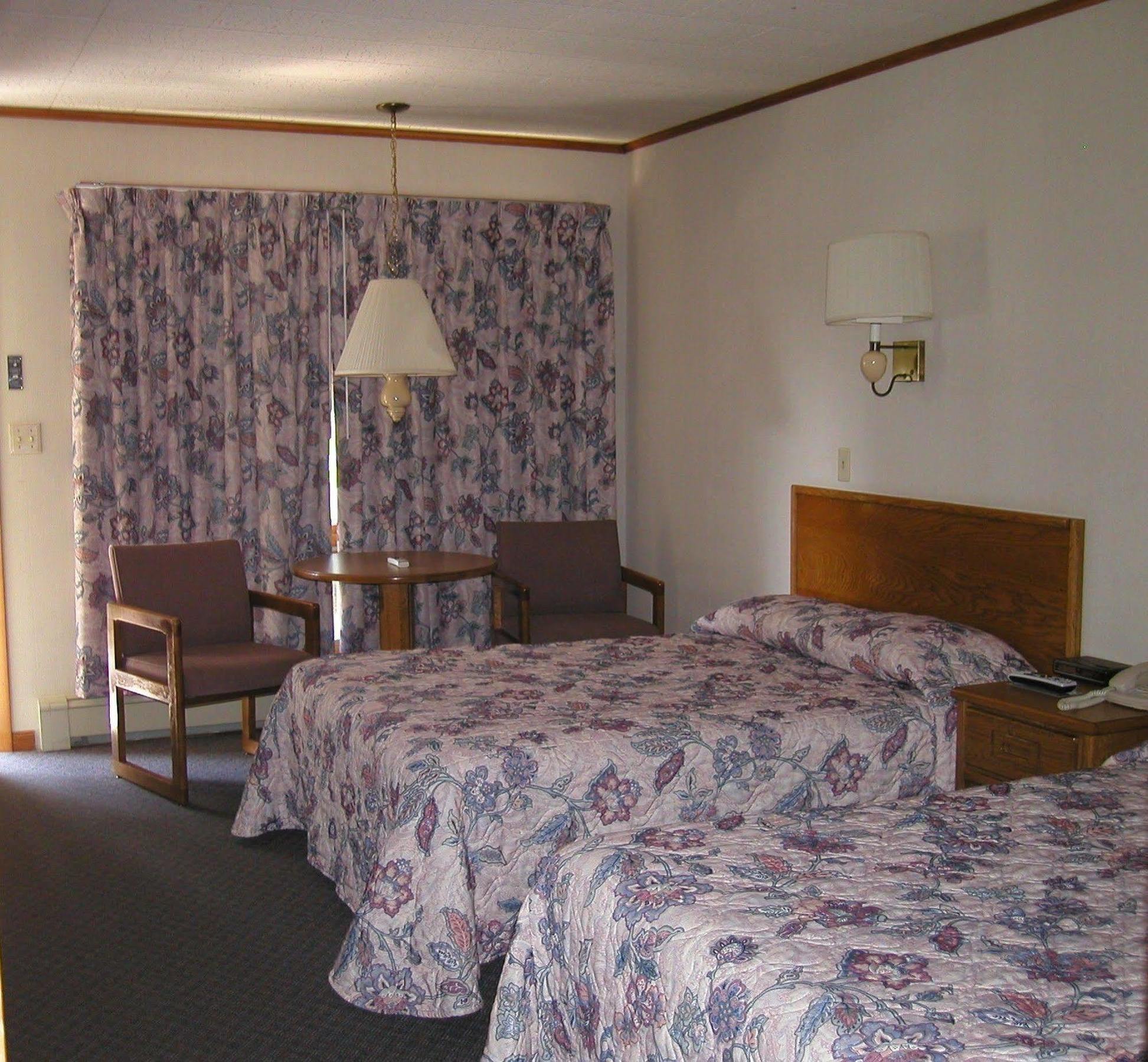 T-Bird Motor Inn Шелбърн Екстериор снимка